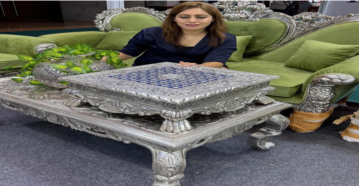 GOLD OR SILVER..........Right Investment