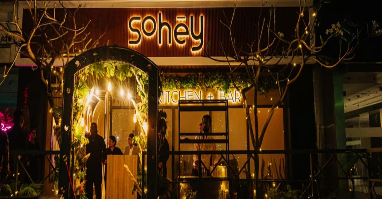 How Signage Boosts Business Growth