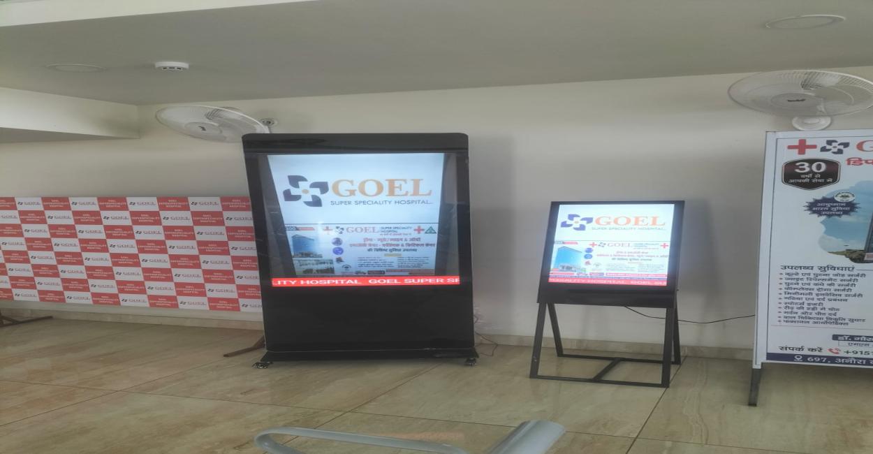 Why Digital Signage Is Shining Brighter Than Traditional Advertising